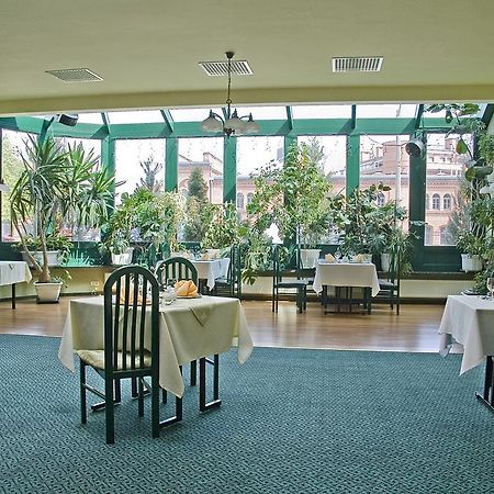 Hotel Dorrian Познань Экстерьер фото