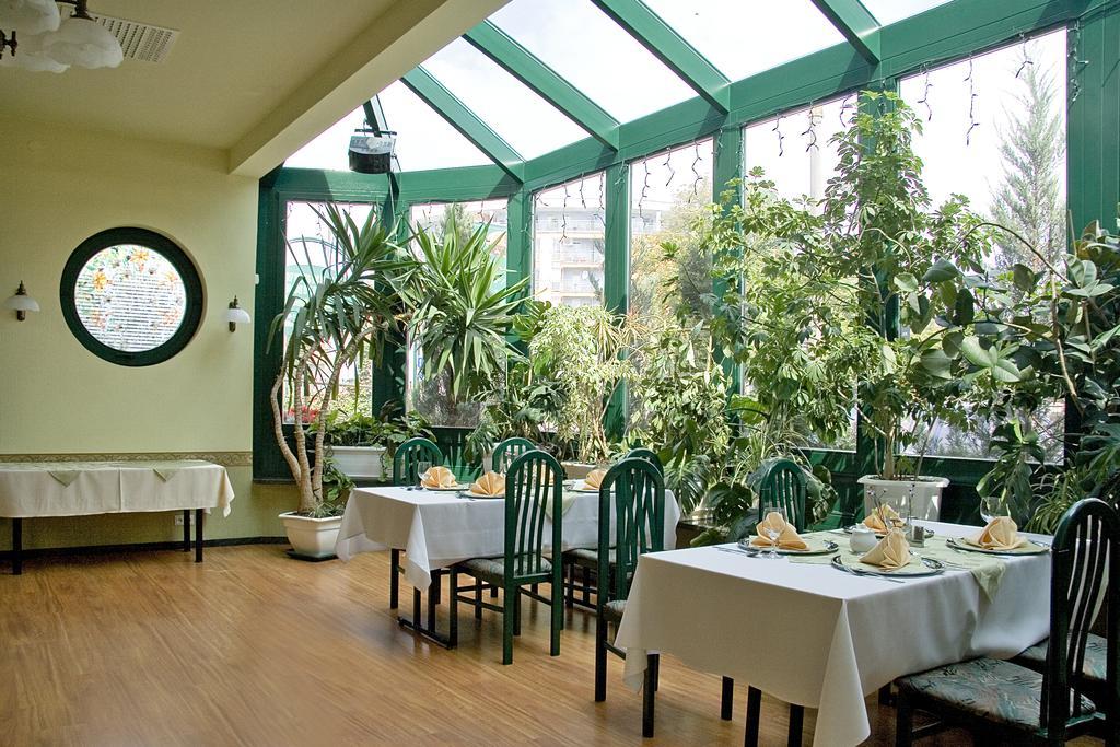 Hotel Dorrian Познань Экстерьер фото