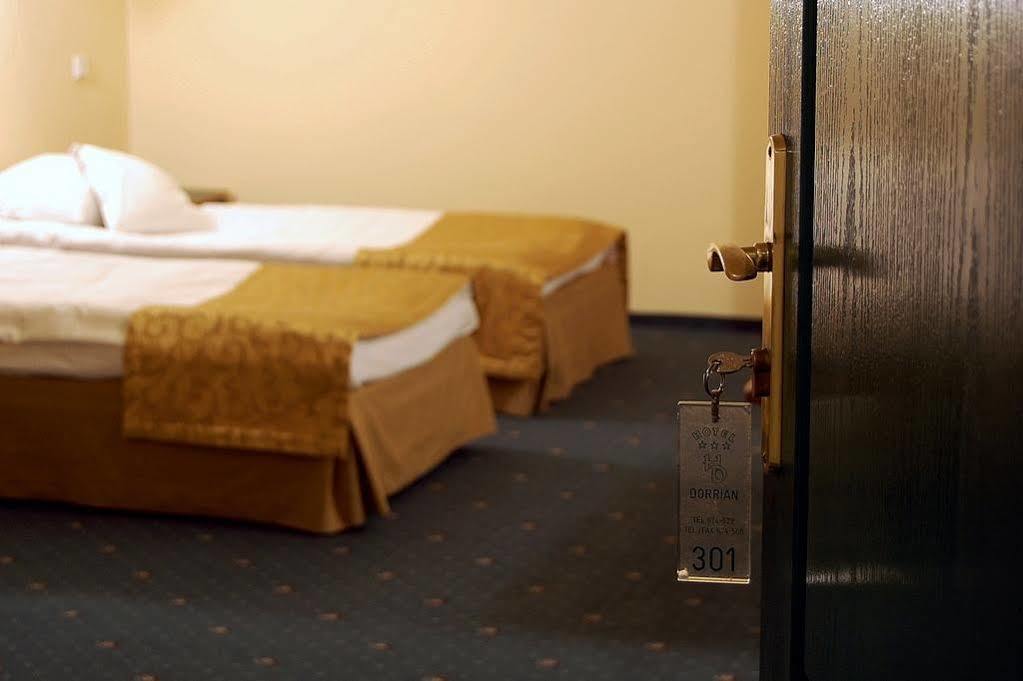 Hotel Dorrian Познань Экстерьер фото